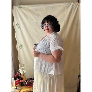Eyelet Blouse with Bow Sleeve Detail (1X)